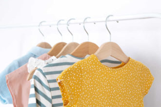 Claves para aumentar el ahorro al comprar ropa infantil